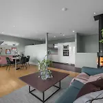 Unique Family House Near The Arctic Cathedral Σπίτι διακοπών *